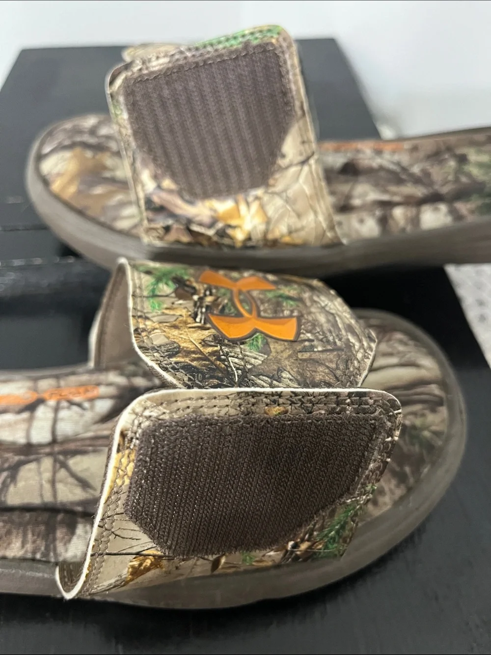Under Armour Men’s Real Tree Camo Slide Sandals with Orange Logo size 9 - Picture 6 of 6